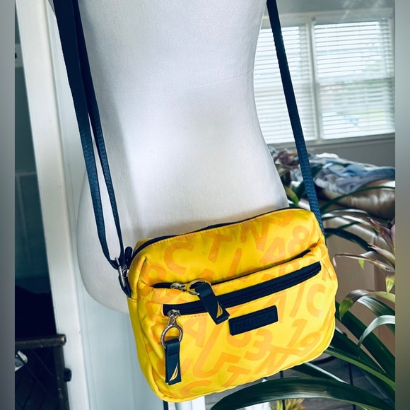 🛍️ NAUTICA Cross body bag 6” 1/2 H X 8” 1/2 W adjust strap - Picture 9 of 11